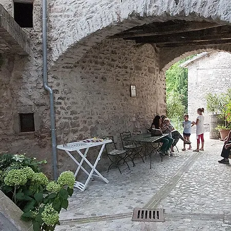 شقة Eremo Di Santo Apollinare